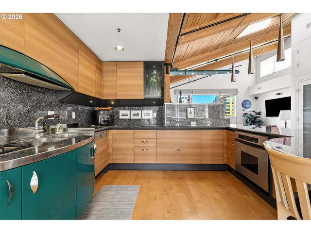 1240 Nw HOYT St 6, Portland, OR 97209