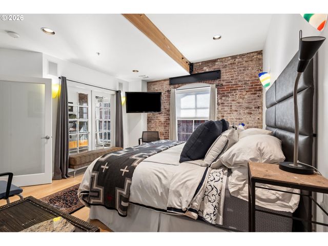 1240 Nw HOYT St 6, Portland, OR 97209