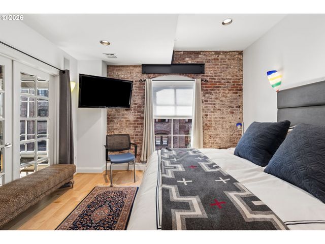 1240 Nw HOYT St 6, Portland, OR 97209