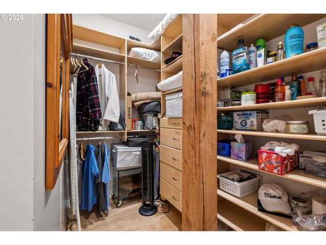 1240 Nw HOYT St 6, Portland, OR 97209