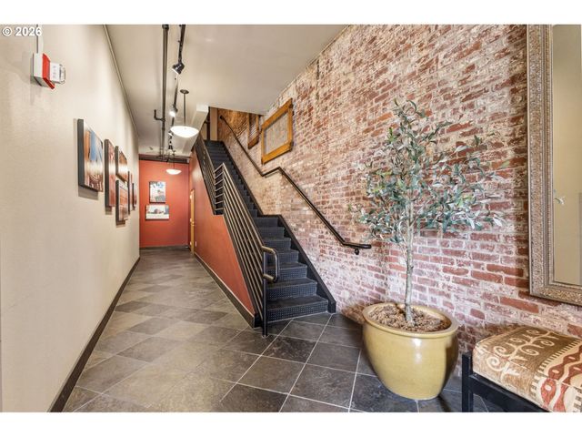 1240 Nw HOYT St 6, Portland, OR 97209