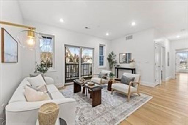 272 Lincoln St 102, Marlborough, MA 01752