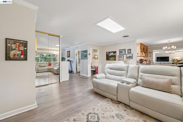 2029 Ptarmigan Dr 2, Walnut Creek, CA 94595