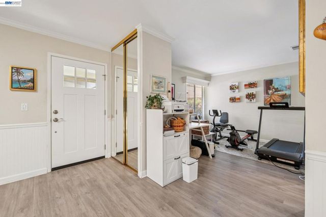 2029 Ptarmigan Dr 2, Walnut Creek, CA 94595