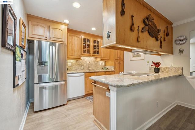 2029 Ptarmigan Dr 2, Walnut Creek, CA 94595