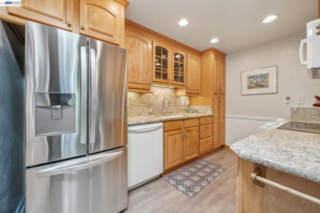 2029 Ptarmigan Dr 2, Walnut Creek, CA 94595