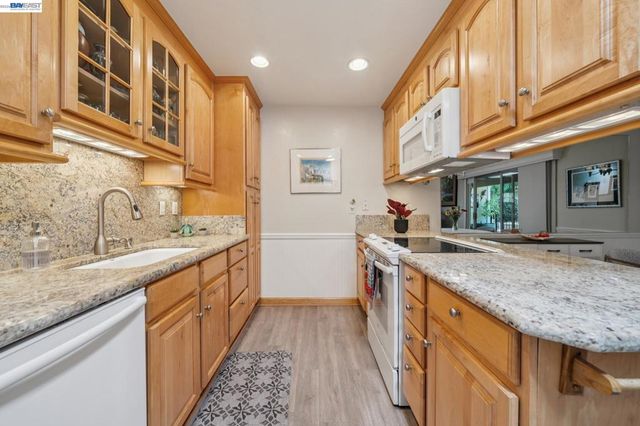 2029 Ptarmigan Dr 2, Walnut Creek, CA 94595