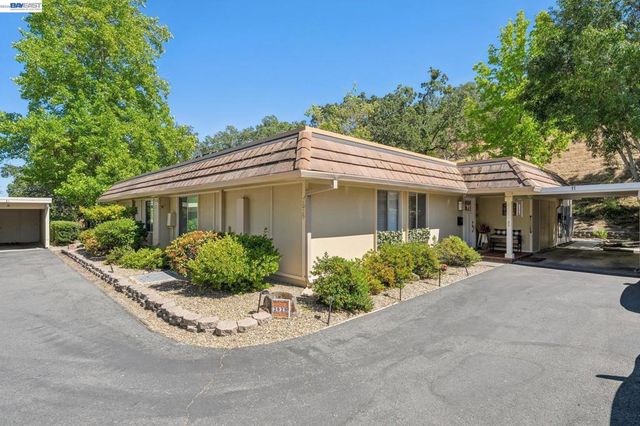 2029 Ptarmigan Dr 2, Walnut Creek, CA 94595