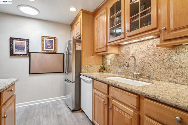 2029 Ptarmigan Dr 2, Walnut Creek, CA 94595