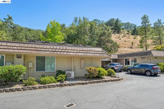 2029 Ptarmigan Dr 2, Walnut Creek, CA 94595