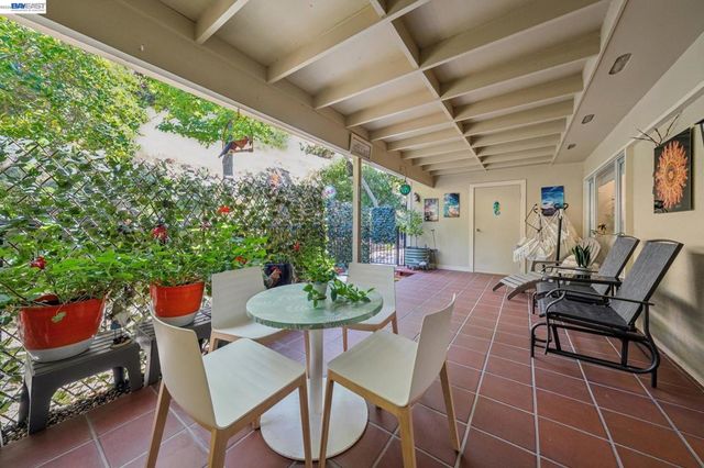 2029 Ptarmigan Dr 2, Walnut Creek, CA 94595