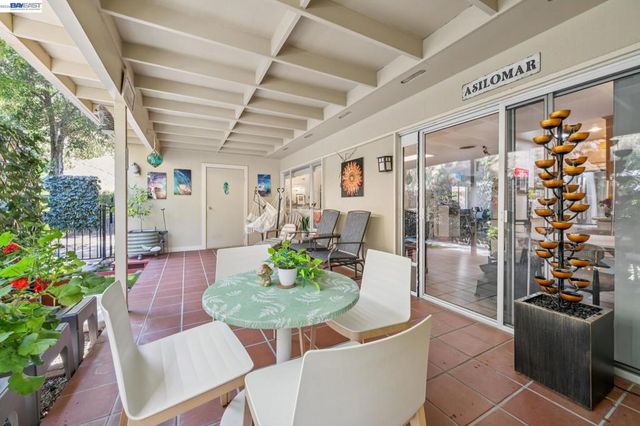 2029 Ptarmigan Dr 2, Walnut Creek, CA 94595