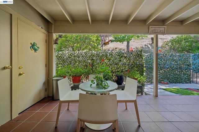 2029 Ptarmigan Dr 2, Walnut Creek, CA 94595