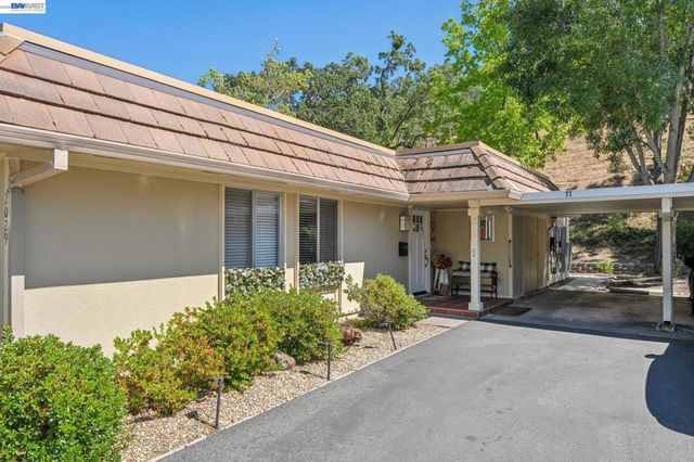 2029 Ptarmigan Dr 2, Walnut Creek, CA 94595