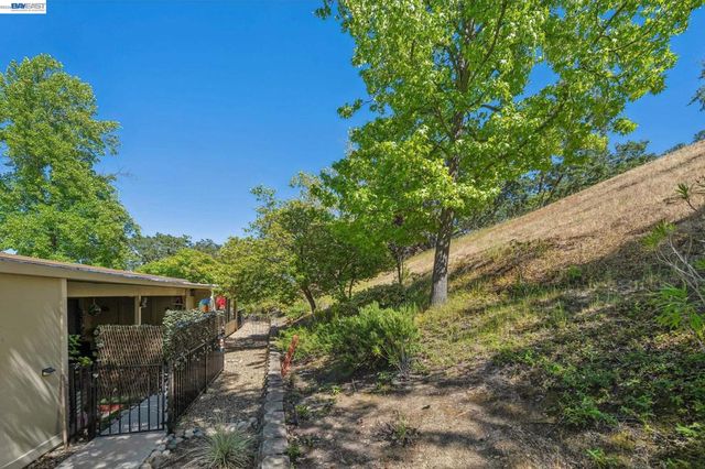 2029 Ptarmigan Dr 2, Walnut Creek, CA 94595