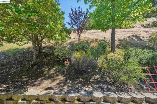 2029 Ptarmigan Dr 2, Walnut Creek, CA 94595