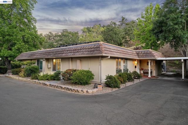 2029 Ptarmigan Dr 2, Walnut Creek, CA 94595