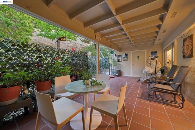 2029 Ptarmigan Dr 2, Walnut Creek, CA 94595