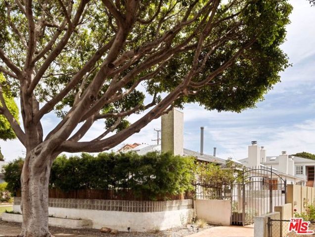 2134 Oak Street D, Santa Monica, CA 90405