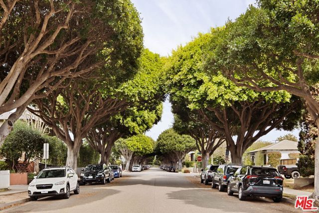 2134 Oak Street D, Santa Monica, CA 90405