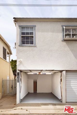 2134 Oak Street D, Santa Monica, CA 90405