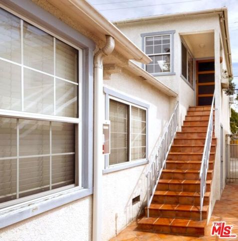 2134 Oak Street D, Santa Monica, CA 90405