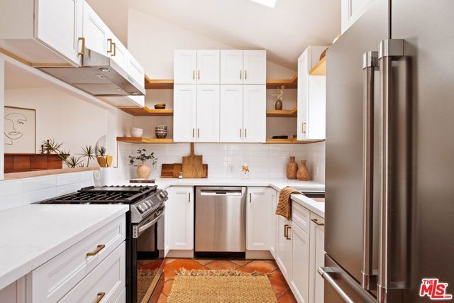 2134 Oak Street D, Santa Monica, CA 90405