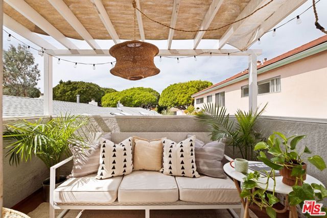 2134 Oak Street D, Santa Monica, CA 90405