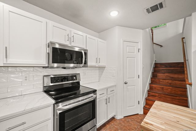 9626 Mustang Farm, San Antonio, TX 78254