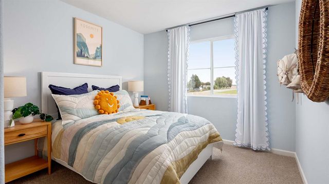 602 Amber Dr, Waterford, CA 95386