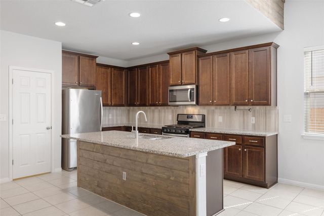 183 Concho Creek LOOP, Leander, TX 78641