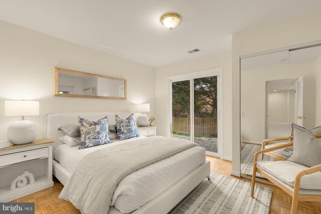 5001 OVERLEA CT, Bethesda, MD 20816