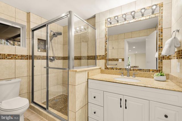 5001 OVERLEA CT, Bethesda, MD 20816