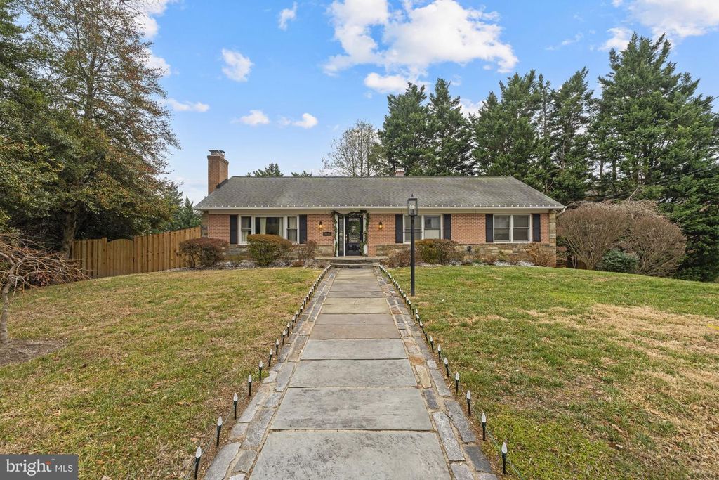 5001 OVERLEA CT, Bethesda, MD 20816