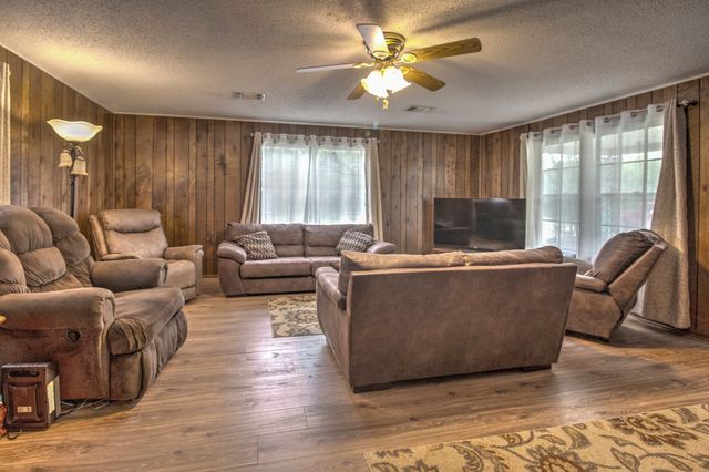 511 Old Center Church Road, Whitesboro, TX 76273