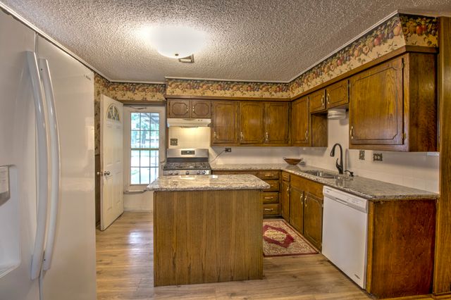 511 Old Center Church Road, Whitesboro, TX 76273