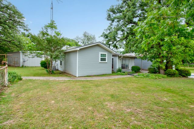 511 Old Center Church Road, Whitesboro, TX 76273