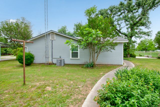 511 Old Center Church Road, Whitesboro, TX 76273