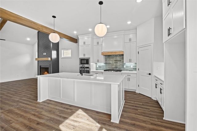 1821 Lotus Road, Centerton, AR 72719