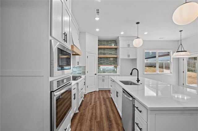 1821 Lotus Road, Centerton, AR 72719