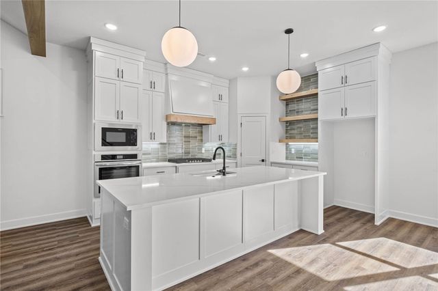 1821 Lotus Road, Centerton, AR 72719