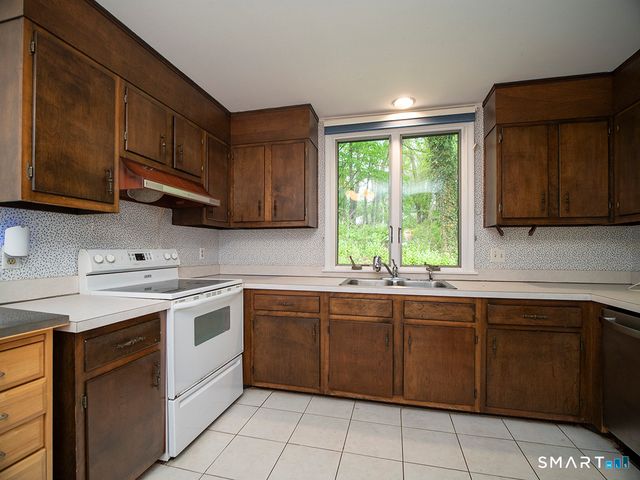78 Charlton Hill Road 78, Hamden, CT 06518