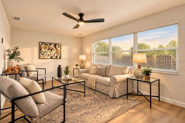 5207 56TH AVENUE N, St Petersburg, FL 33709