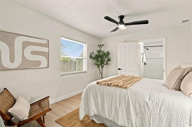 5207 56TH AVENUE N, St Petersburg, FL 33709