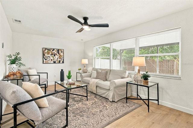 5207 56TH AVENUE N, St Petersburg, FL 33709