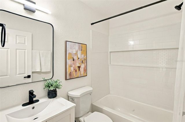 5207 56TH AVENUE N, St Petersburg, FL 33709