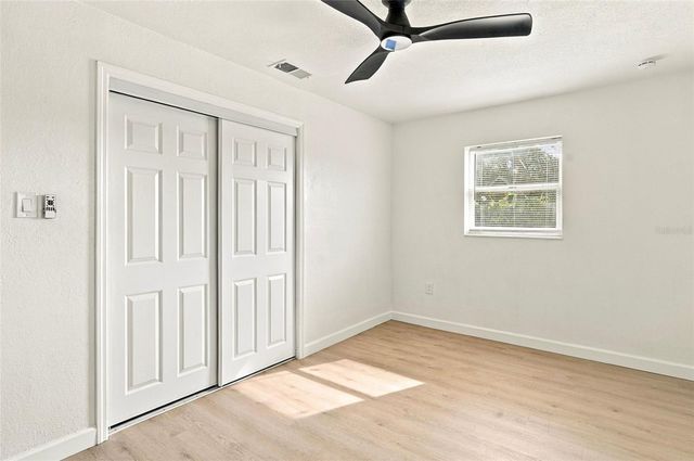 5207 56TH AVENUE N, St Petersburg, FL 33709