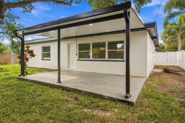 5207 56TH AVENUE N, St Petersburg, FL 33709