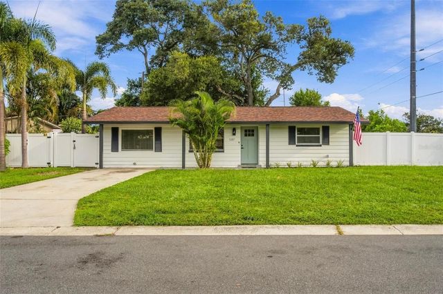 5207 56TH AVENUE N, St Petersburg, FL 33709