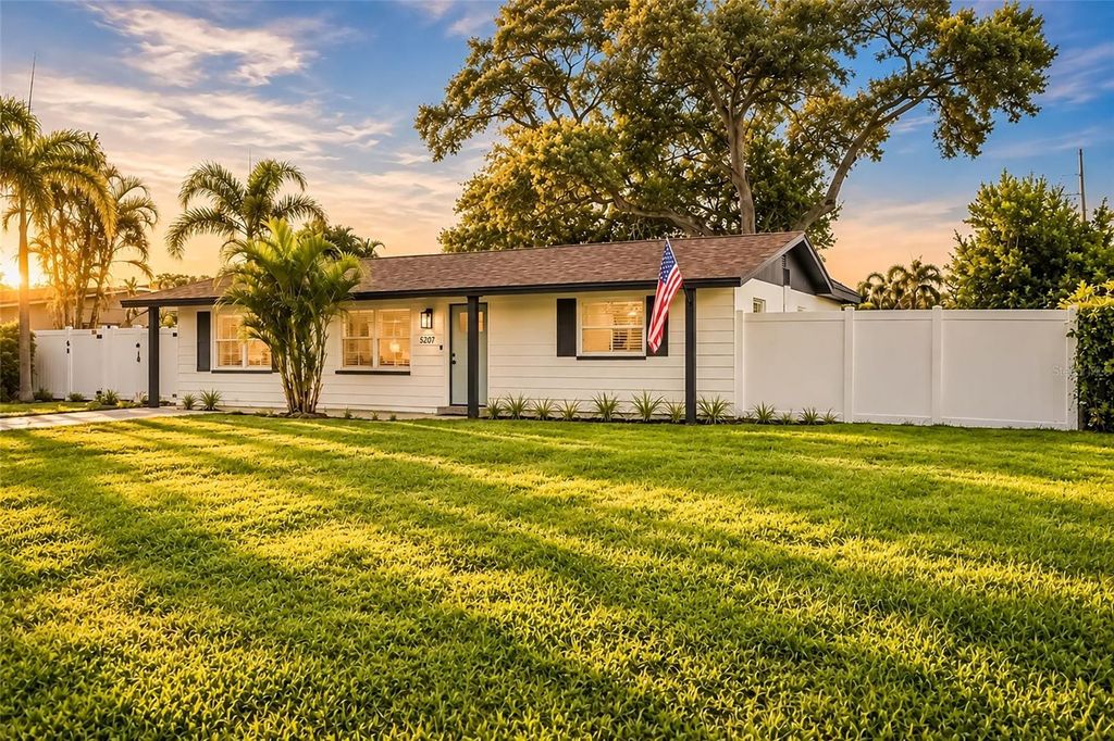 5207 56TH AVENUE N, St Petersburg, FL 33709